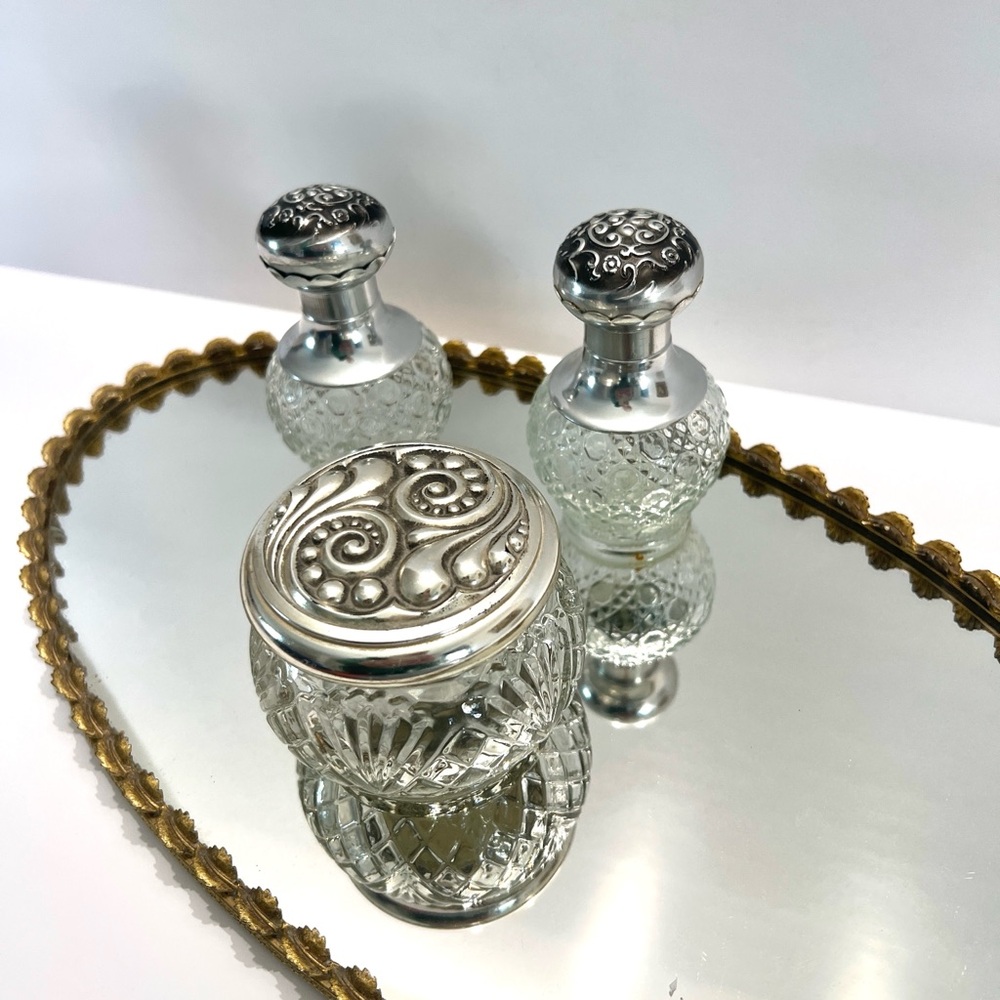 Vintage AVON collectible glass CREAM JAR & perfume bottle in useable condition